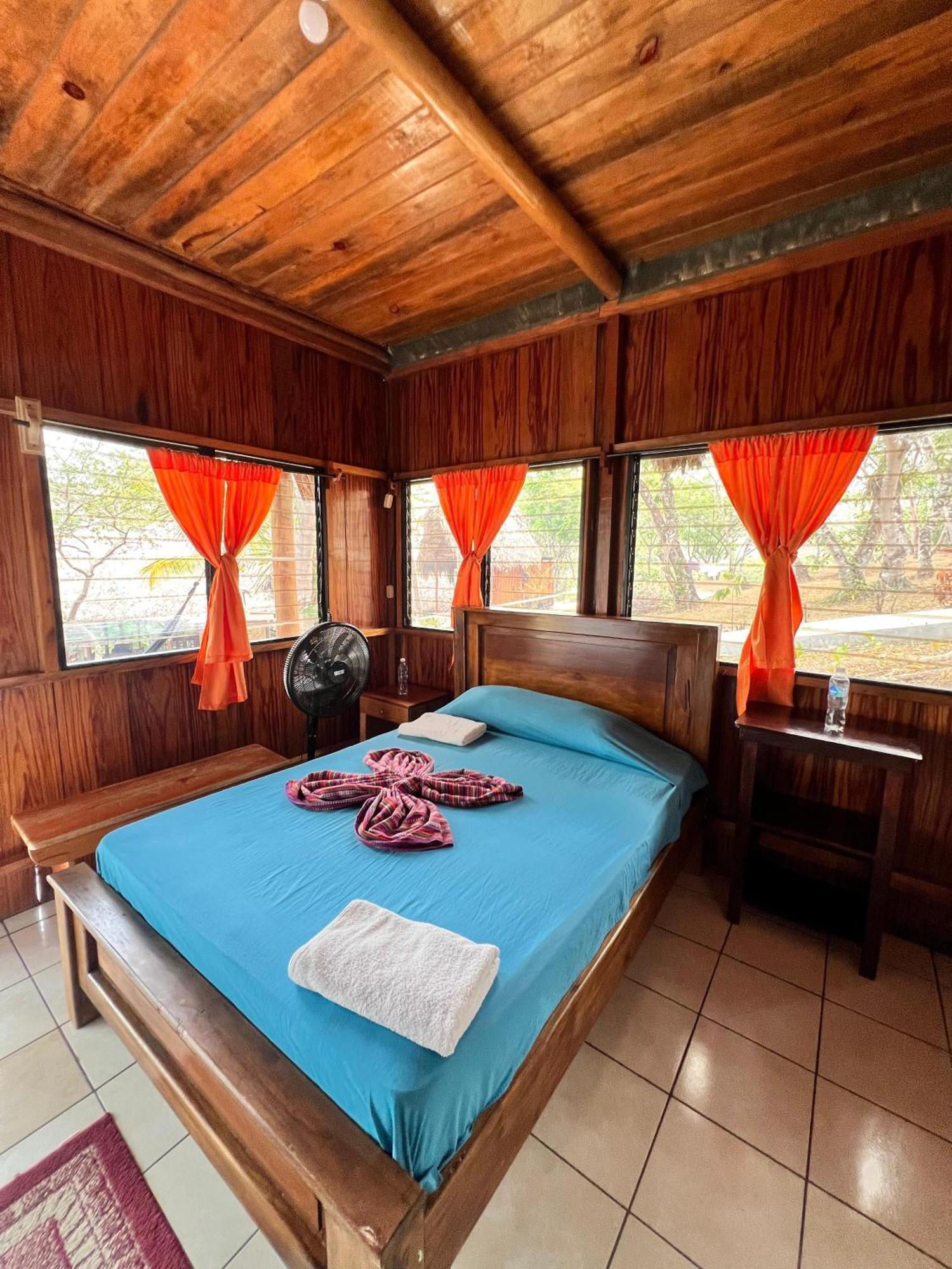 Oasis The Traveler Vandrehjem Lanquín Eksteriør billede