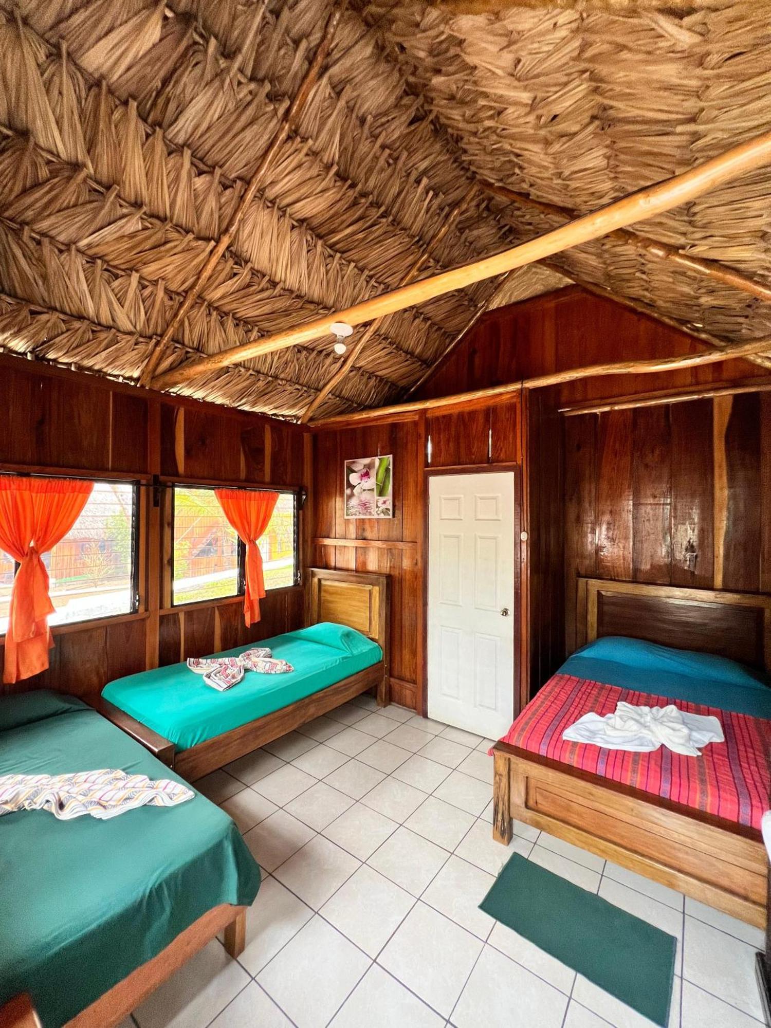 Oasis The Traveler Vandrehjem Lanquín Eksteriør billede