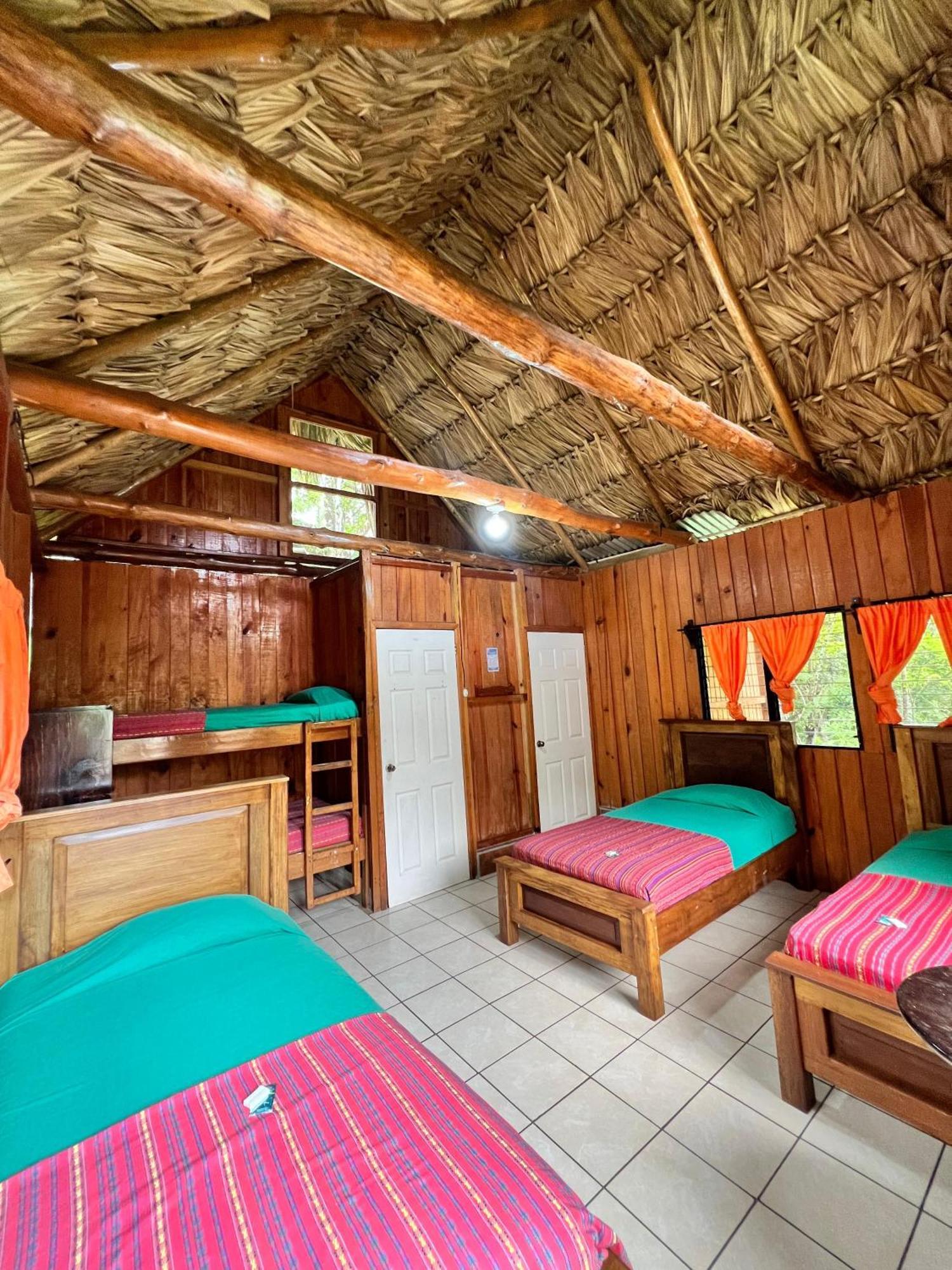 Oasis The Traveler Vandrehjem Lanquín Eksteriør billede
