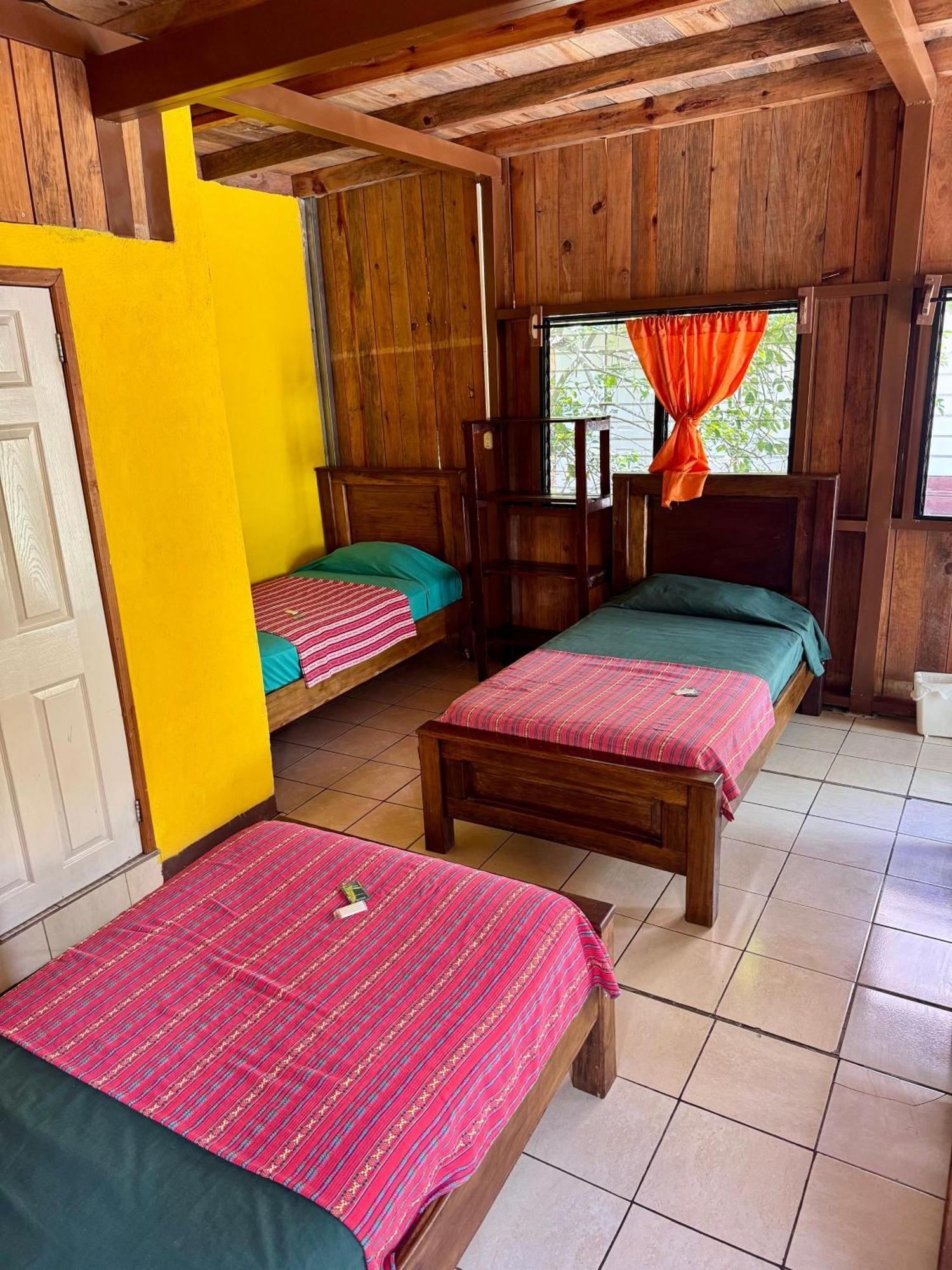 Oasis The Traveler Vandrehjem Lanquín Eksteriør billede